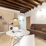 Allo Plateros Centro Jacuzzi Comunitario חרז